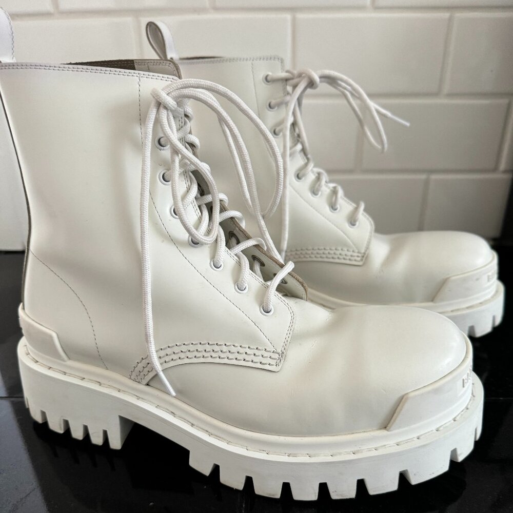 Balenciaga White Strike Combat Boots Size 37 Excellent Pre-worn condition